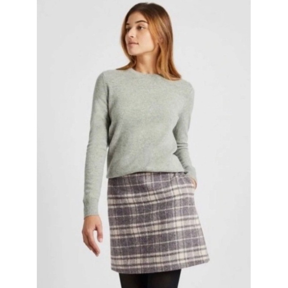 Uniqlo Womens Sz 4 Plaid Mini Skirt in Gray and Cream Fully Lined Pockets Zipper